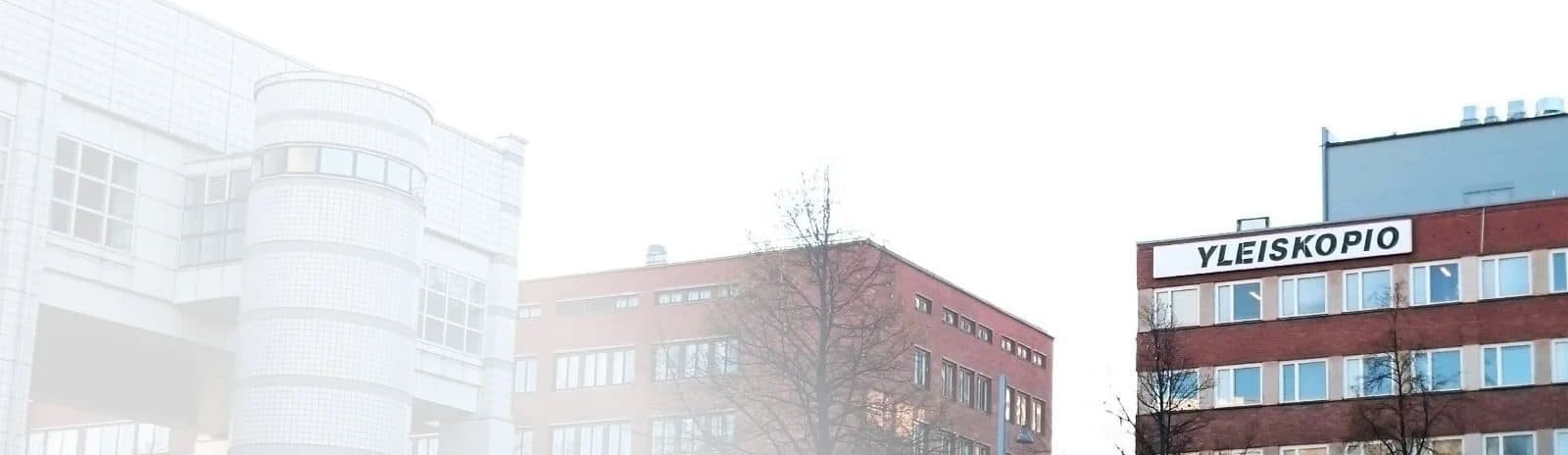 Yleiskopion toimitalo Yliopistonkatu 54 A:ssa, katolla YLEISKOPIO-kyltti